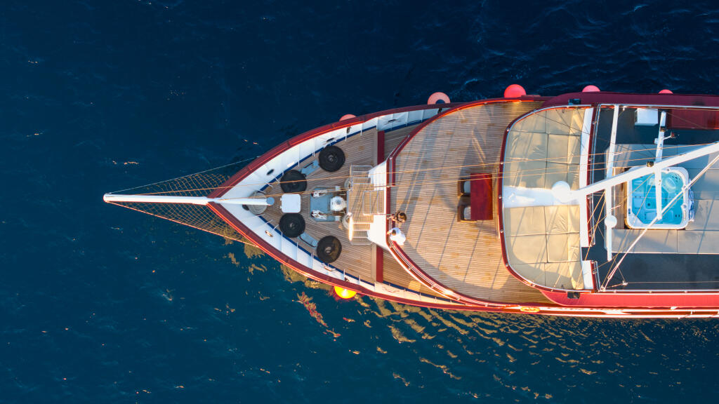 Motorsailer 