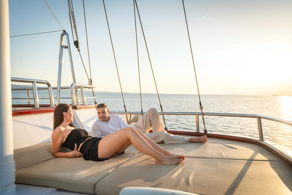 Motorsailer 