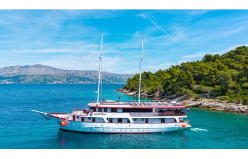 Motorsailer 