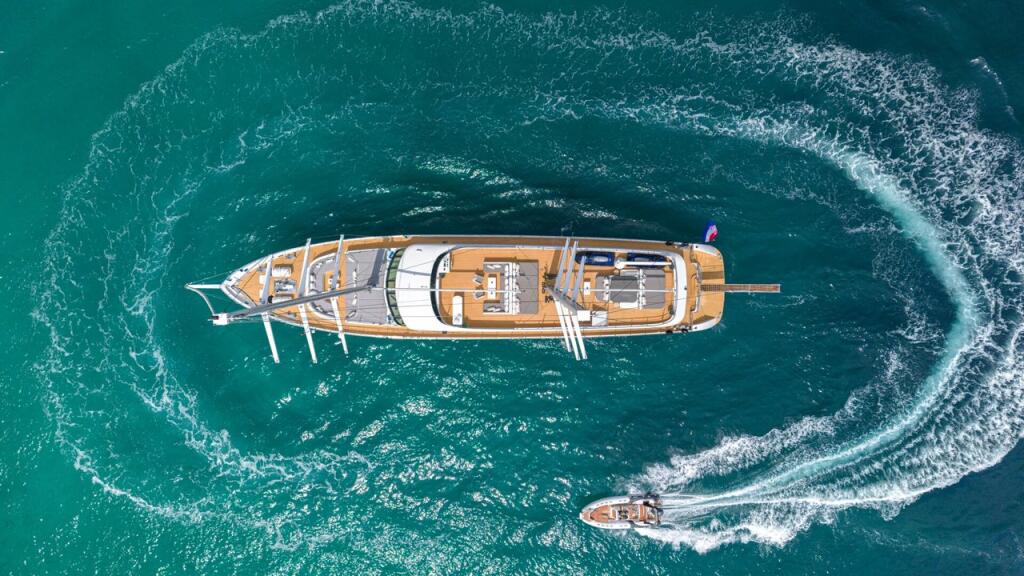 Luxury sailing yacht 