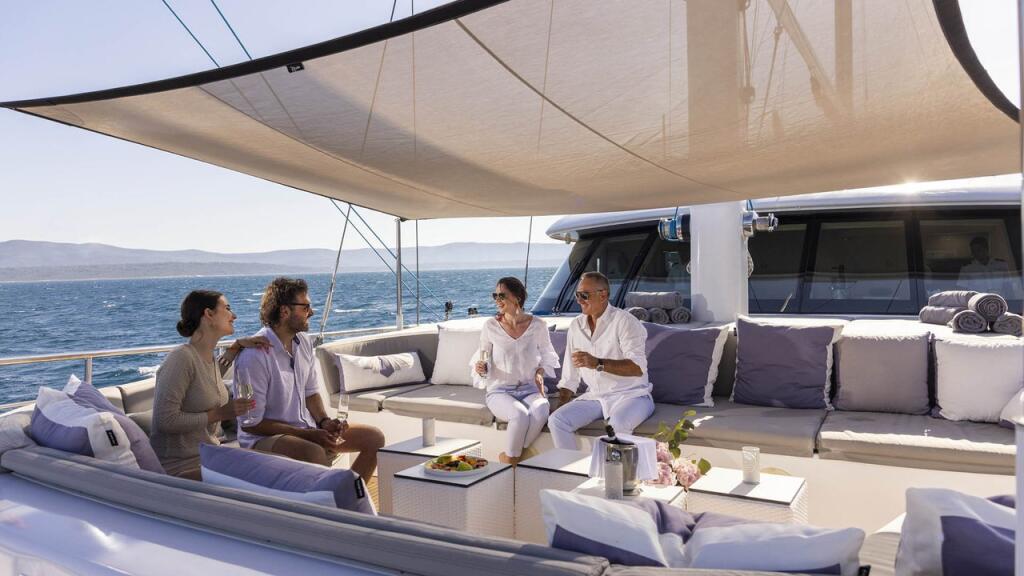 Luxury sailing yacht 
