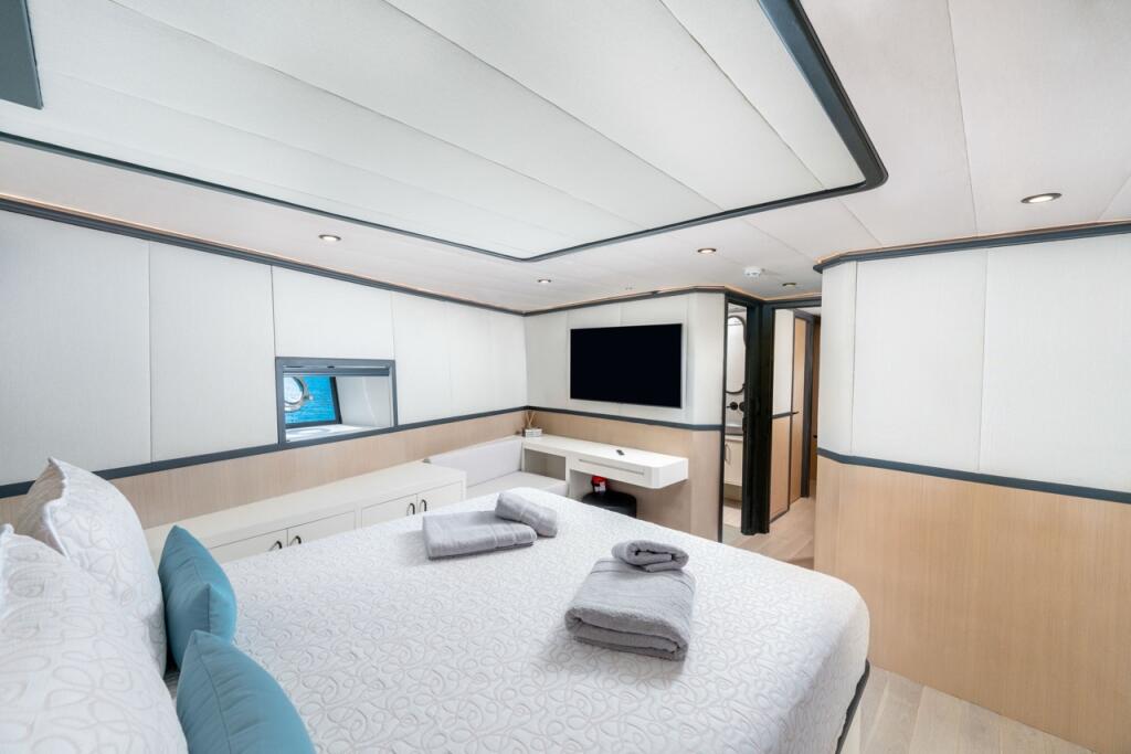 Luxury motor yacht 