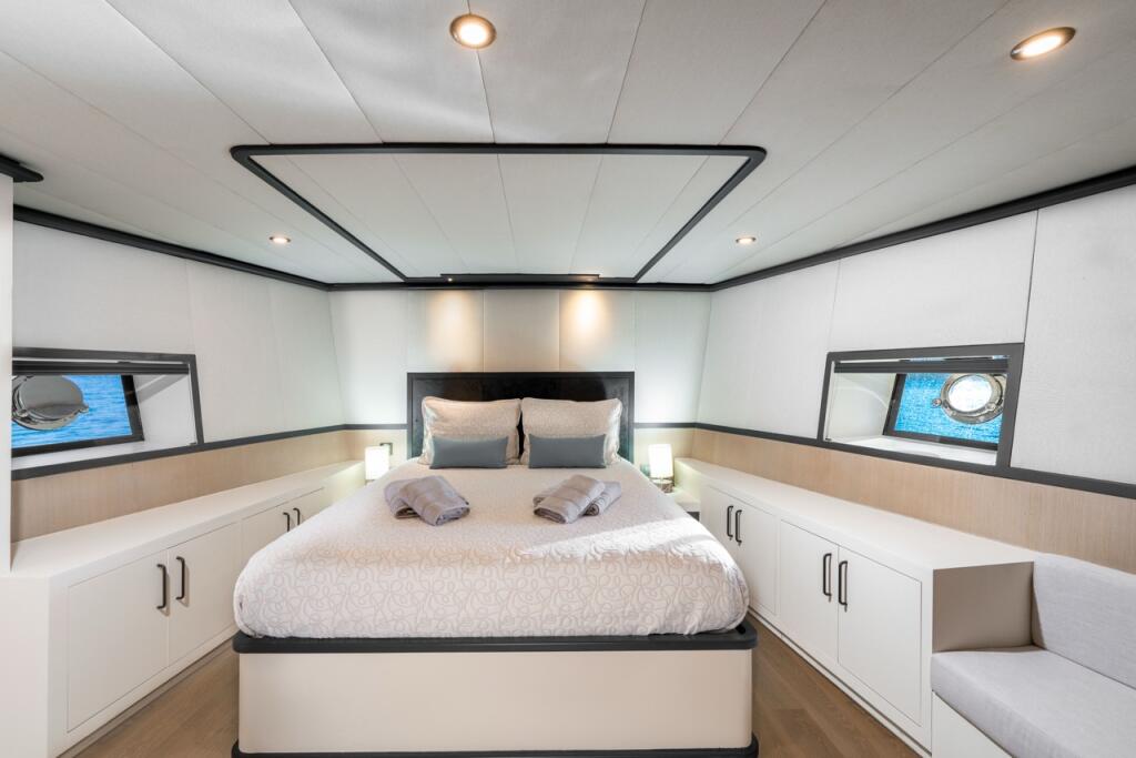Luxury motor yacht 