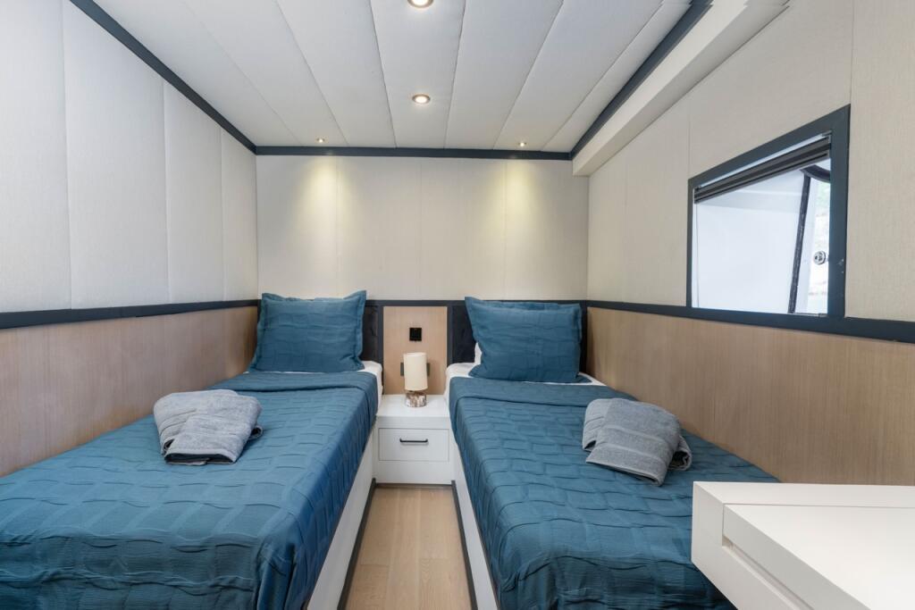 Luxury motor yacht 