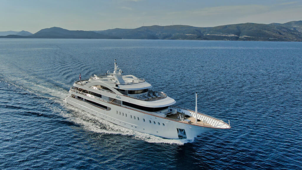 Luxury motor yacht 