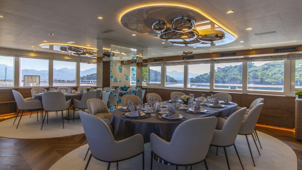 Luxury motor yacht 
