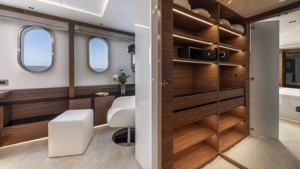 Luxury motor yacht 
