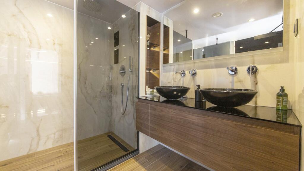 Luxury motor yacht 