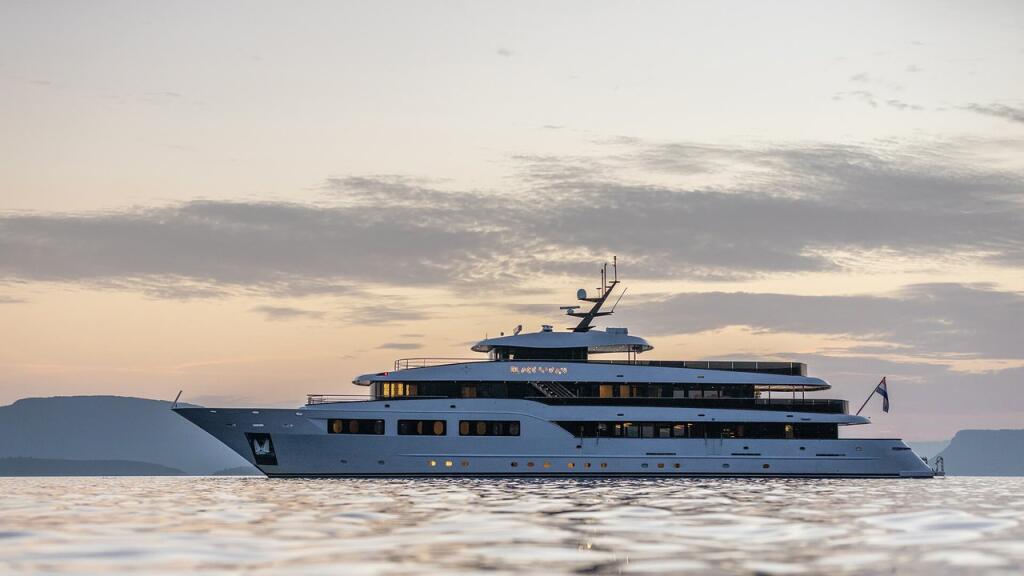 Luxury motor yacht 