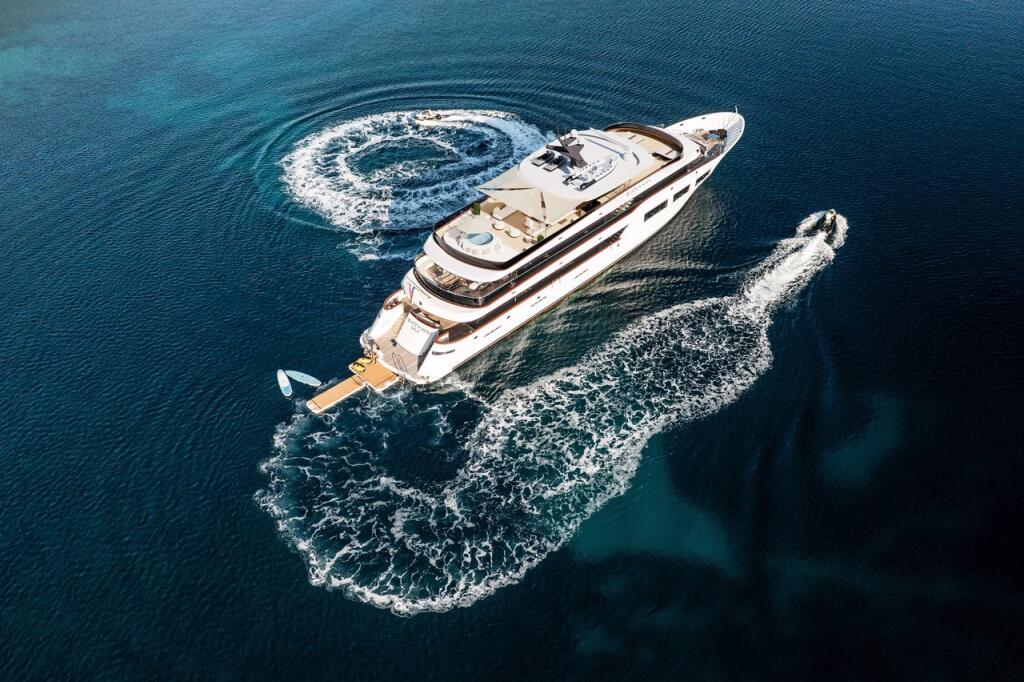 Luxury motor yacht 
