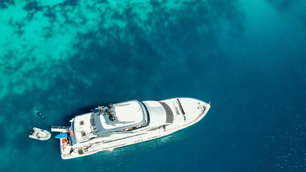 Luxury motor yacht 