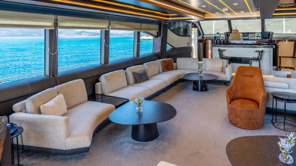 Luxury motor yacht 