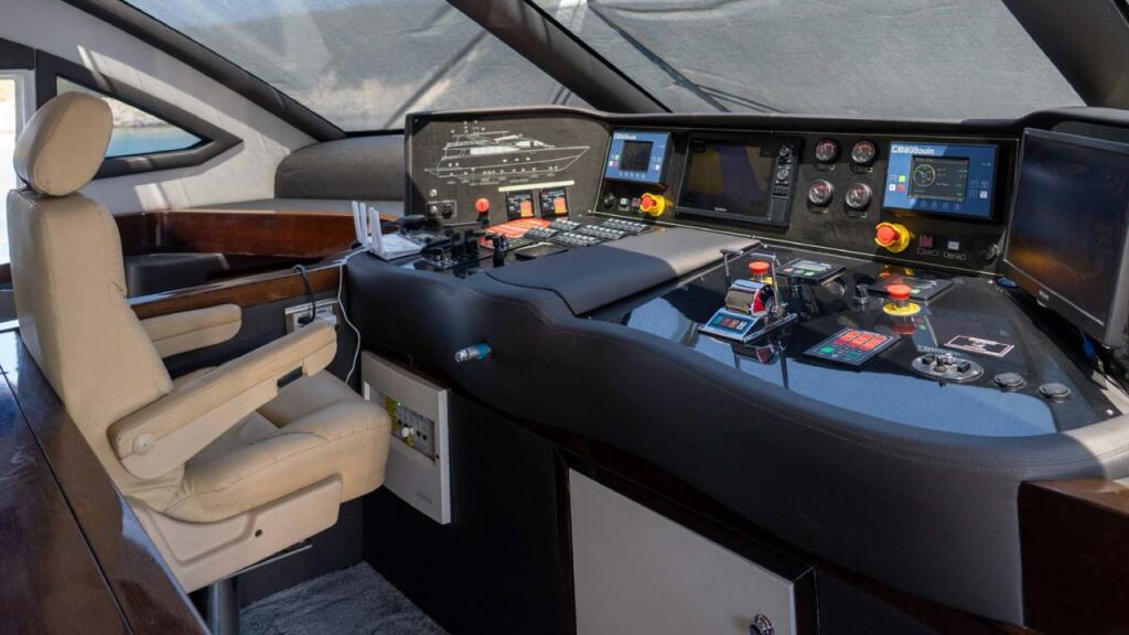 Luxury motor yacht 