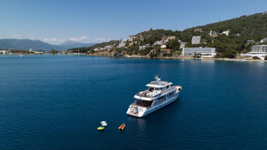 Luxus-Motoryacht 