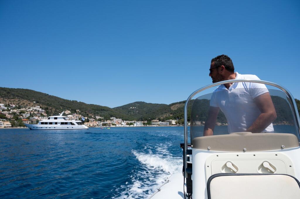 Luxus-Motoryacht 