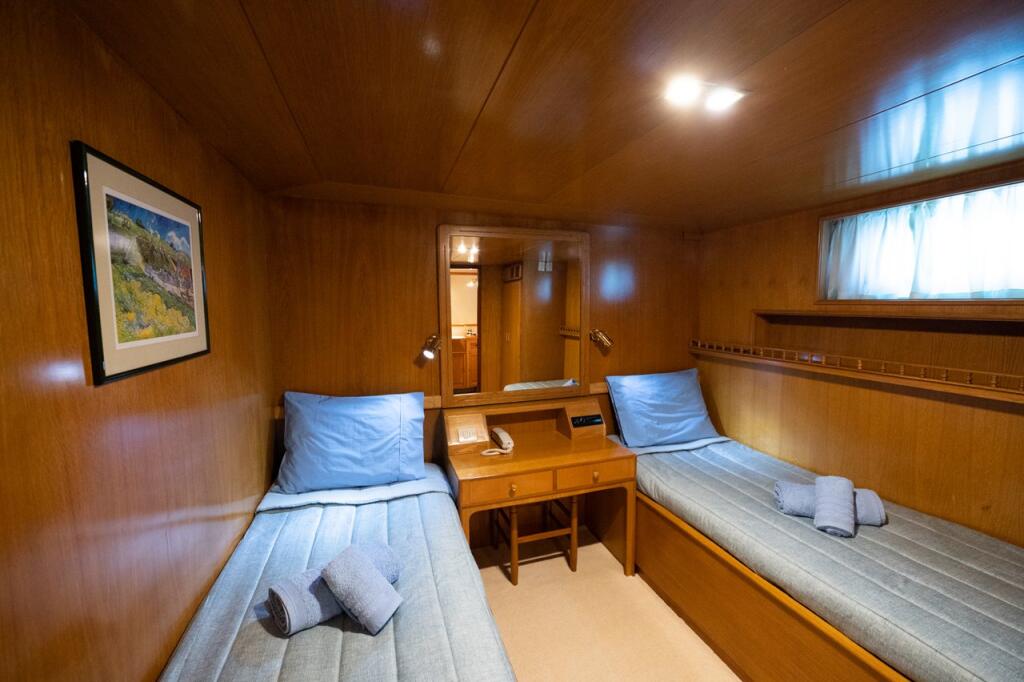 Luxus-Motoryacht 