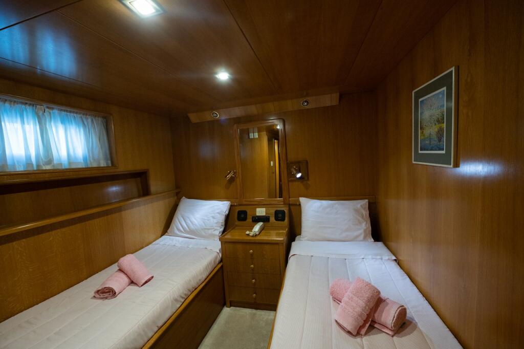 Luxus-Motoryacht 