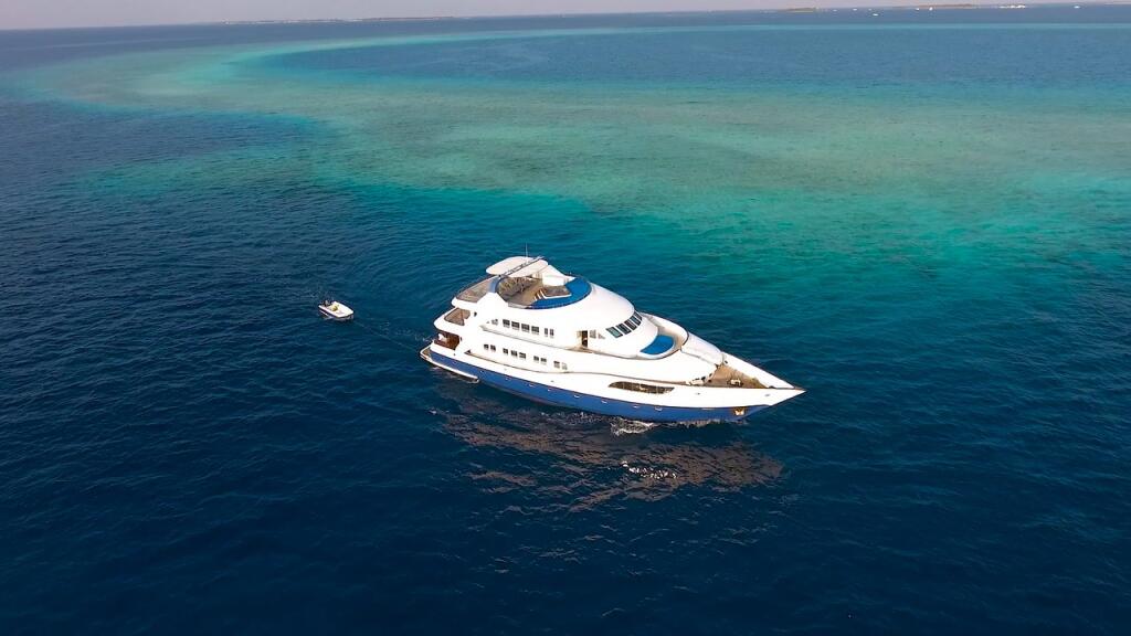 Luxury motor yacht 