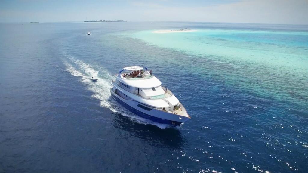 Luxury motor yacht 