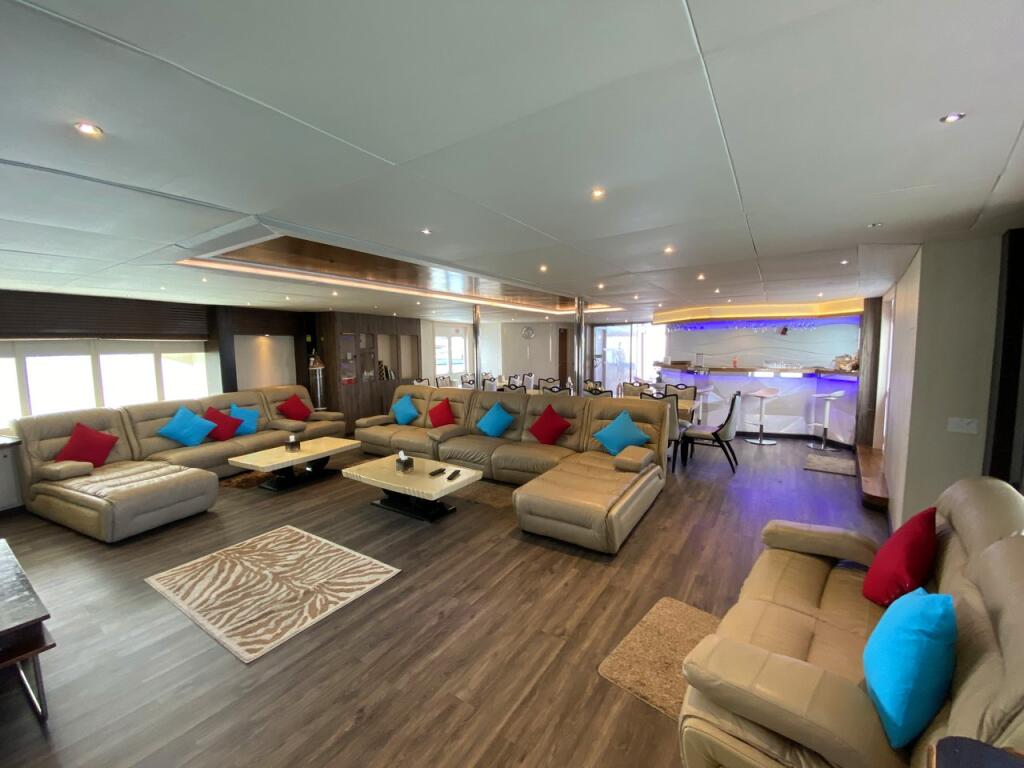 Luxury motor yacht 