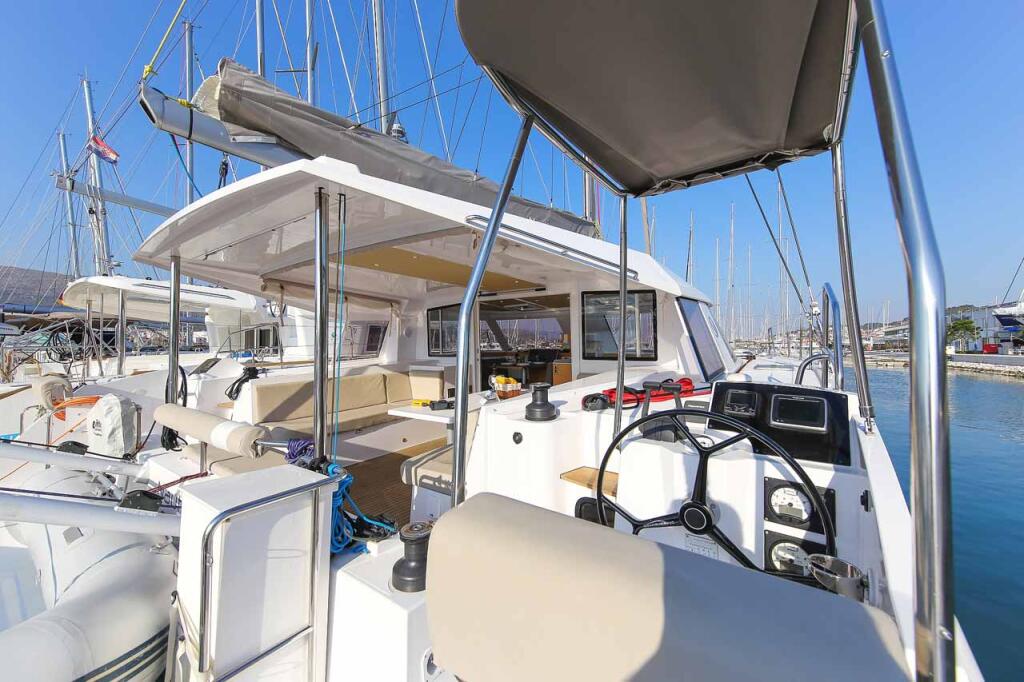 Catamaran 