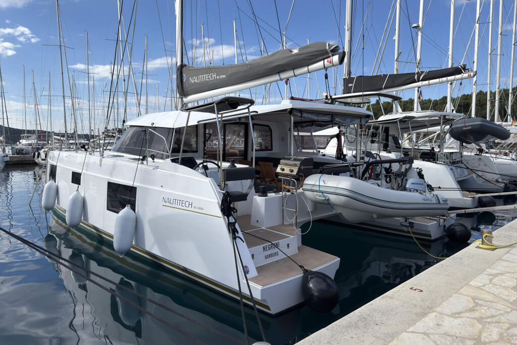 Catamaran 