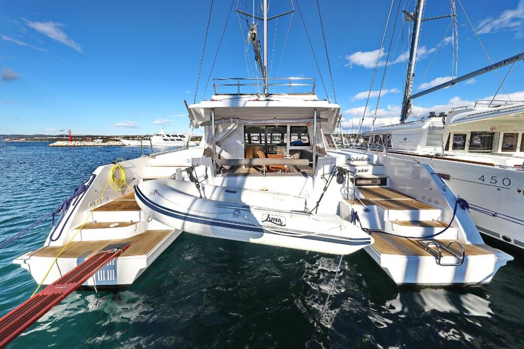 Catamaran 