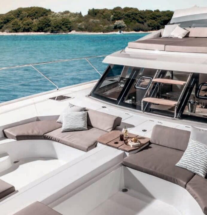 Power catamaran 