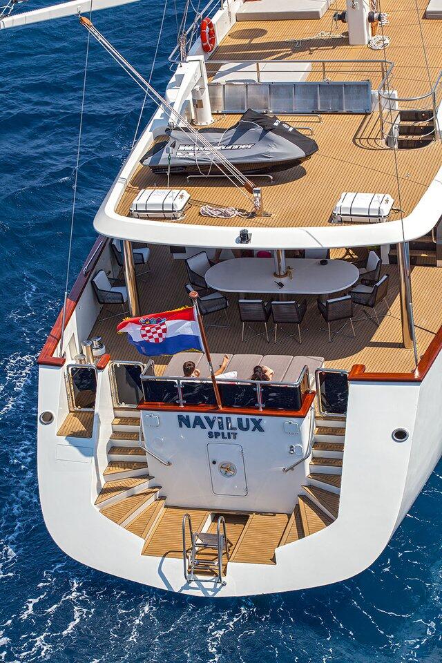 Motorsailer 