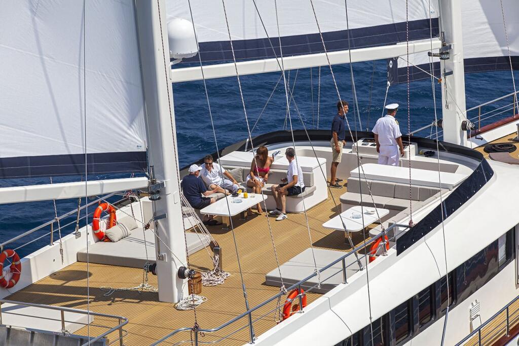 Motorsailer 