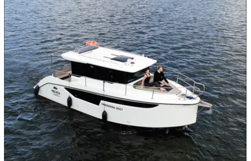 Motor yacht 