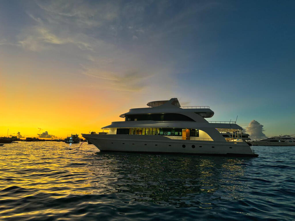 Luxury motor yacht 