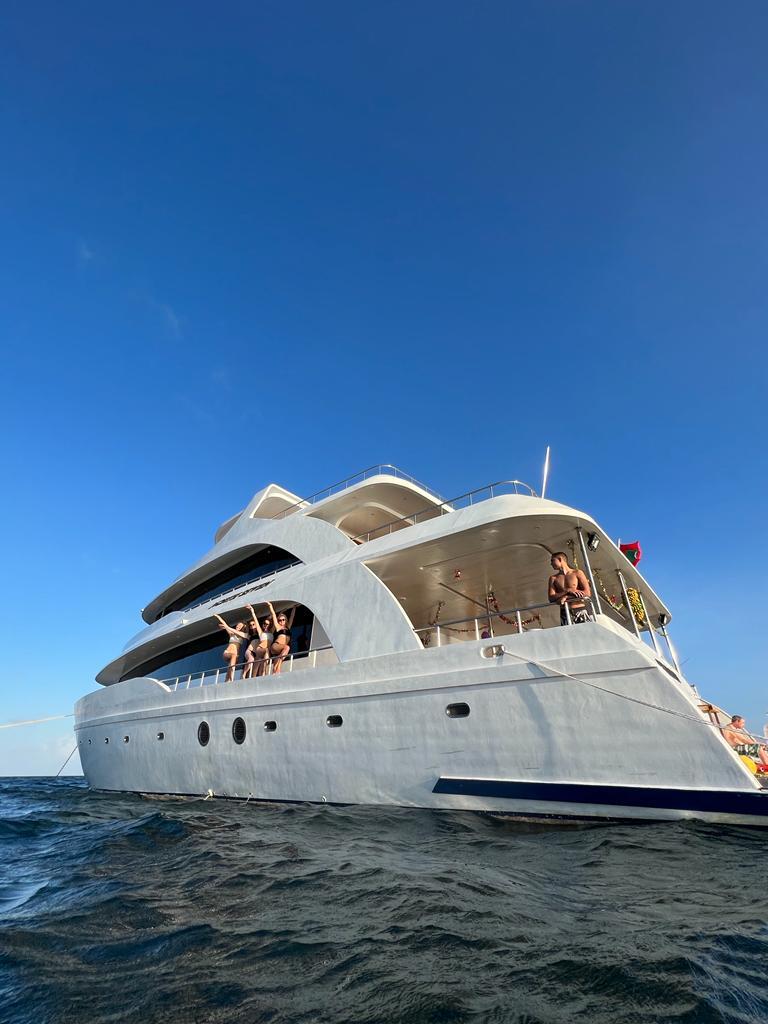Luxury motor yacht 