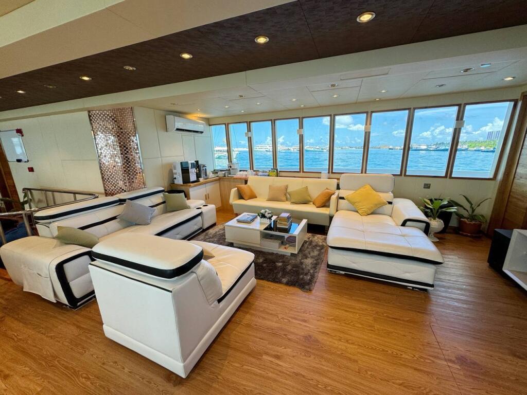 Luxury motor yacht 