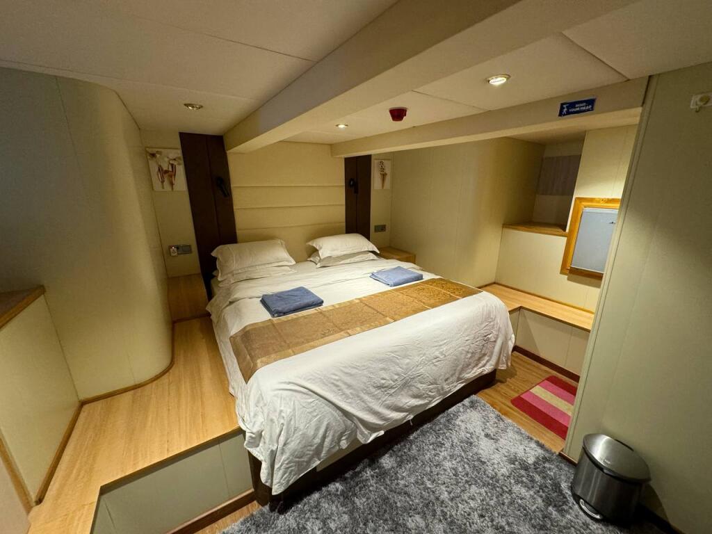 Luxury motor yacht 