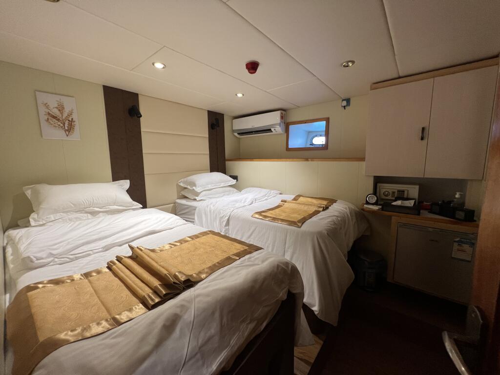 Luxury motor yacht 