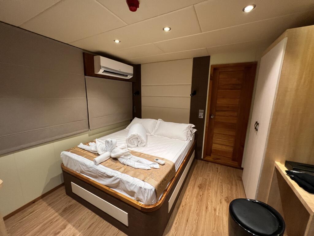Luxury motor yacht 