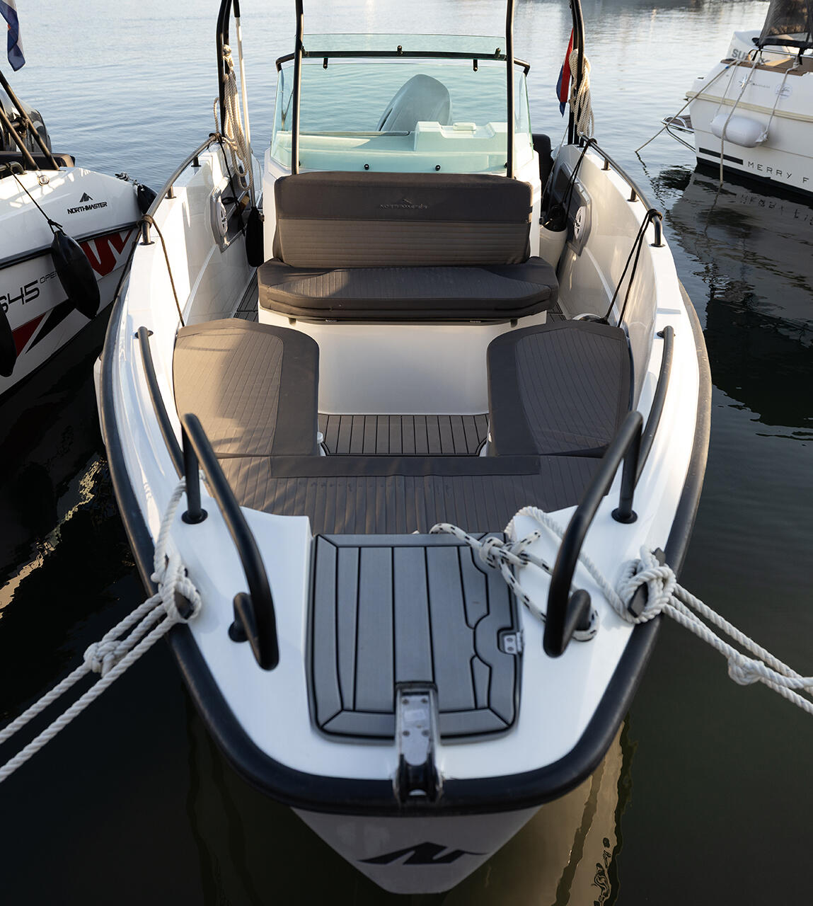 Motor boat 
