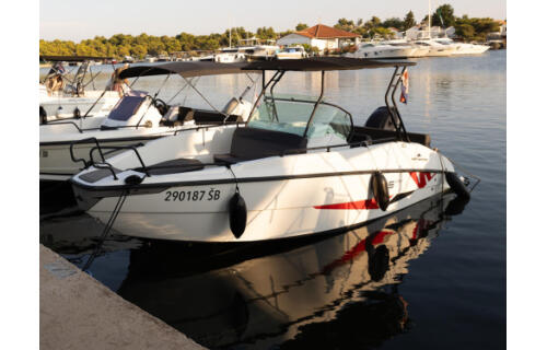 Motor boat 