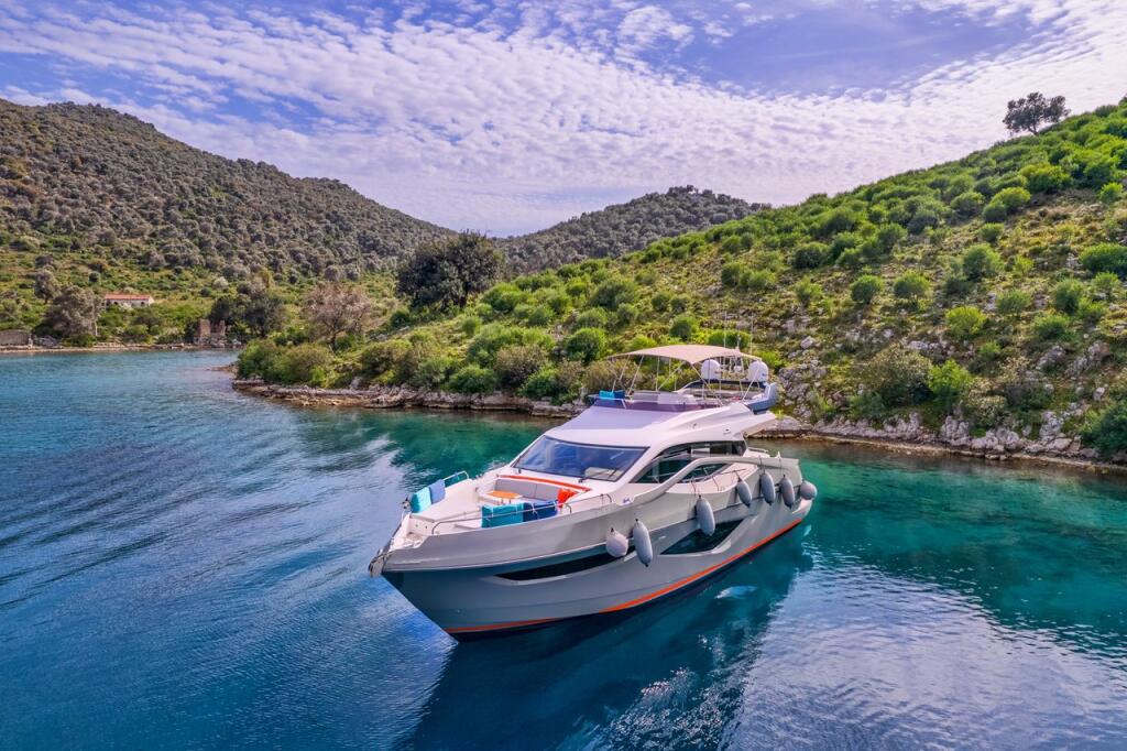 Motoryacht 
