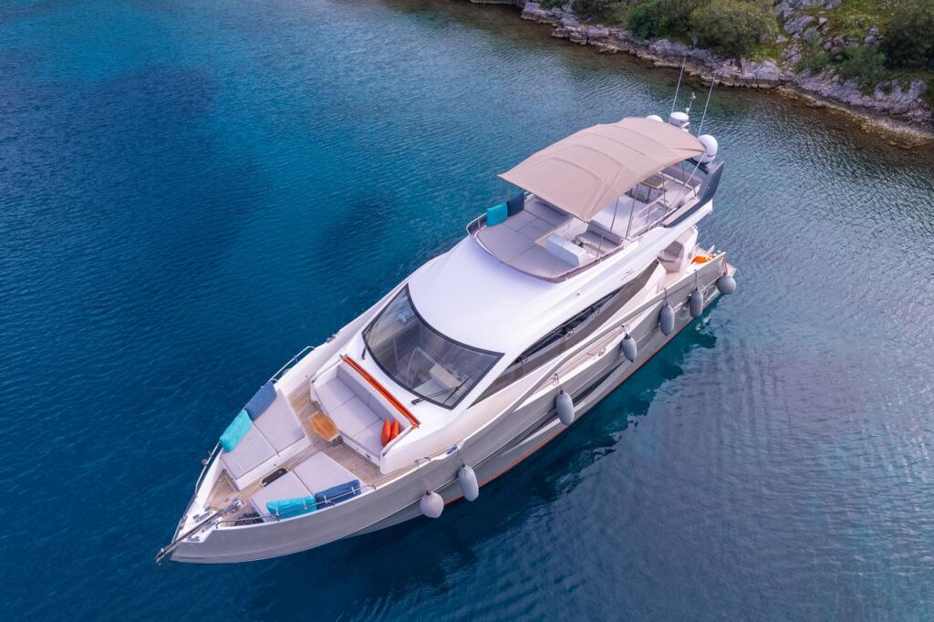 Motoryacht 