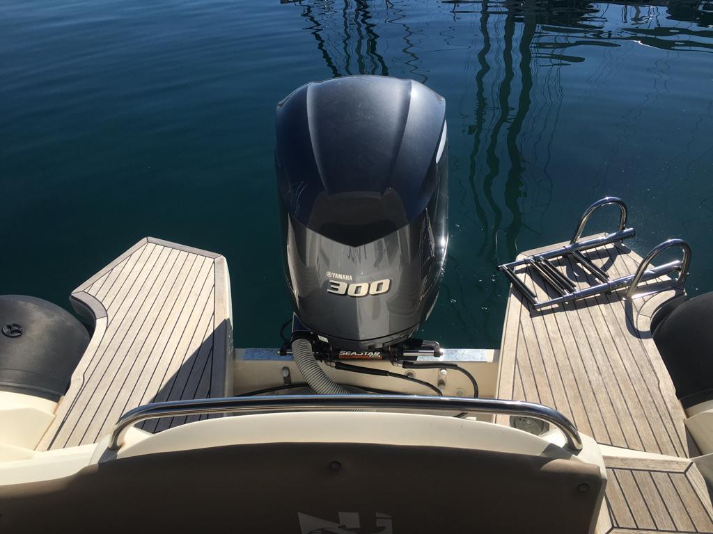 Rubber boat (R.I.B.) 