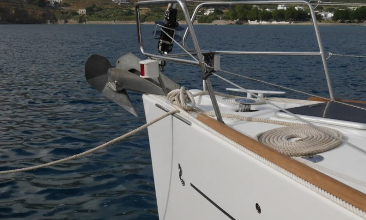 Sailing yacht 