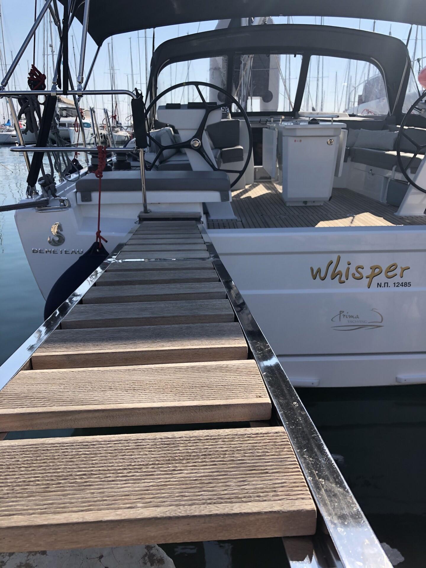Sailing yacht 