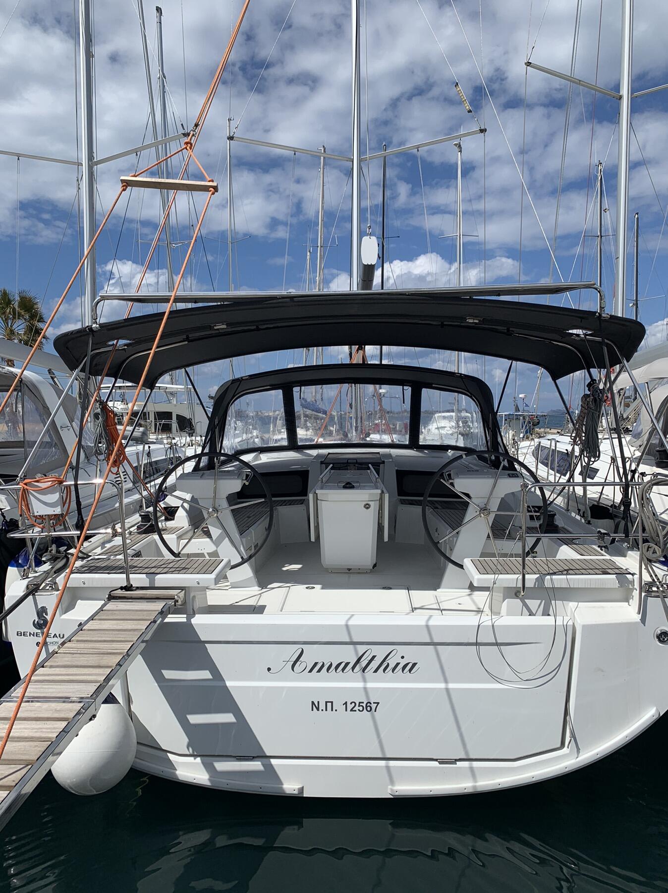 Sailing yacht 