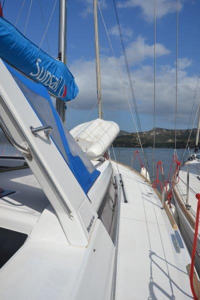 Sailing yacht 