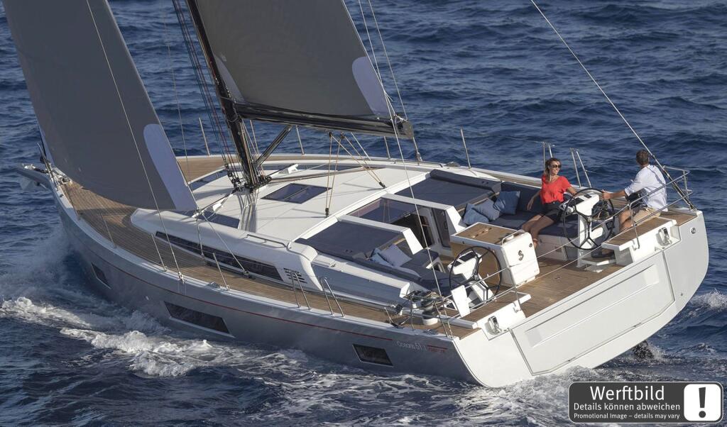 Sailing yacht 