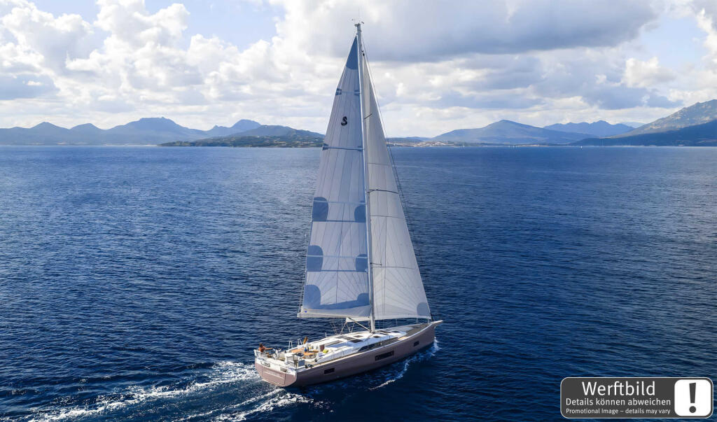 Sailing yacht 