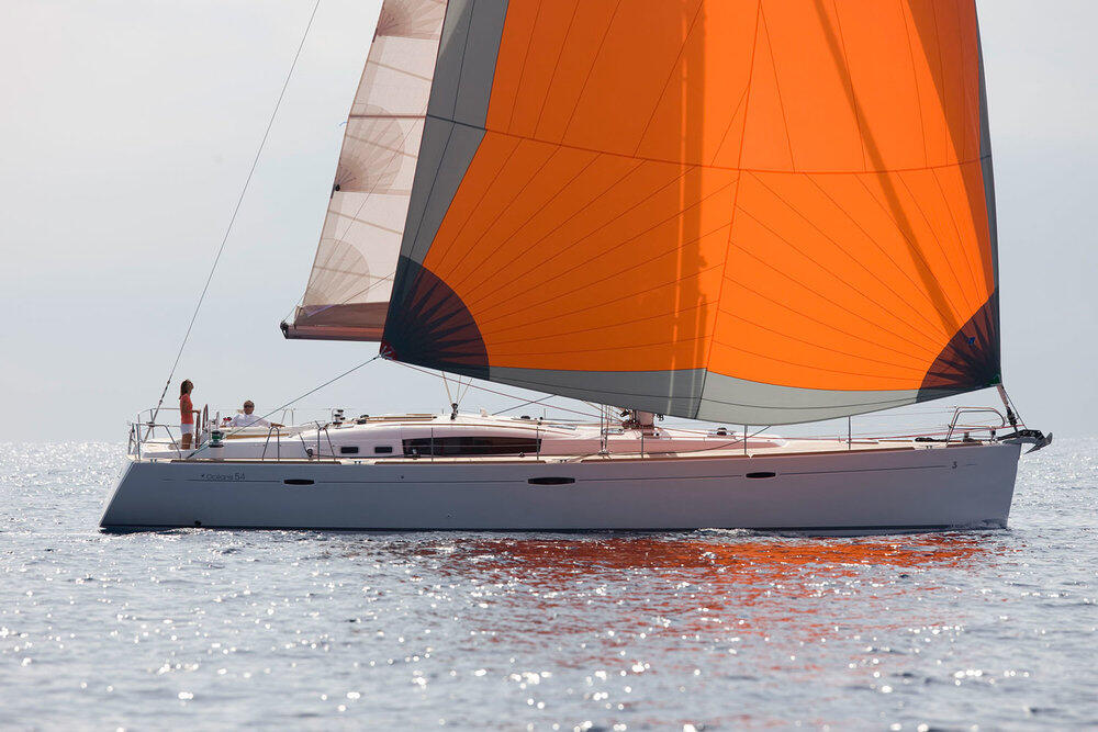 Sailing yacht 