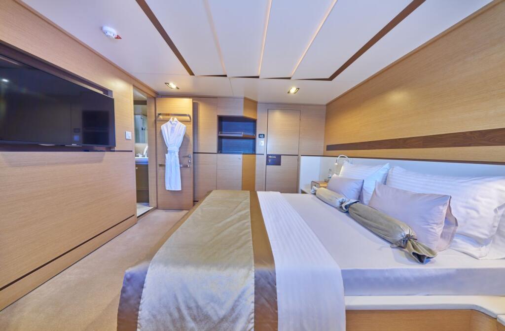 Motorsailer 
